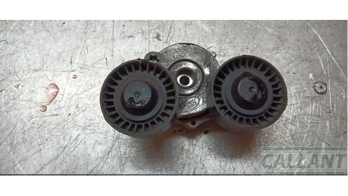 Gebruikte Spanner multiriem Landrover Range Rover Velar (LY) 2.0 16V P250 AWD Prijs € 90,75 Inclusief btw aangeboden door Garage Callant