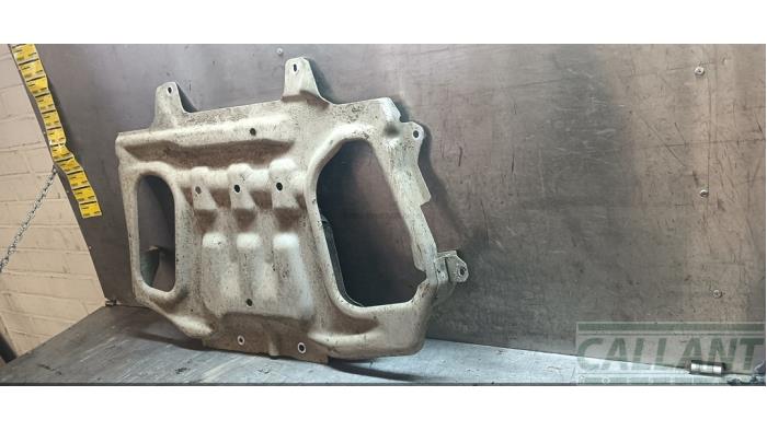 Gebruikte Bodem beschermplaat Landrover Range Rover Sport (LW) 3.0 SDV6 Prijs € 121,00 Inclusief btw aangeboden door Garage Callant