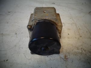 Gebruikte ABS Pomp Renault Master II (FD/HD) 2.5 dCi 100 FAP Prijs op aanvraag aangeboden door Autohandel-Smet Gebroeders NV