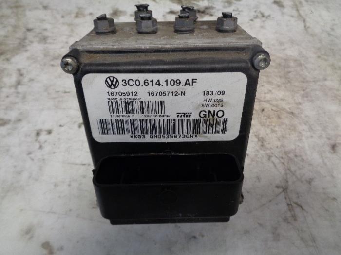 Gebruikte ABS Pomp Volkswagen Passat CC (357) 3.6 FSI R36 24V V6 4Motion Prijs op aanvraag aangeboden door Autohandel-Smet Gebroeders NV