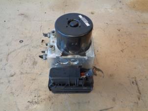 Gebruikte ABS Pomp Volvo S60 II (FS) 2.0 D3 20V Prijs op aanvraag aangeboden door Autohandel-Smet Gebroeders NV