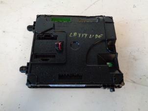 Gebruikte Zekeringkast Renault Latitude 2.0 dCi 16V 175 FAP Prijs op aanvraag aangeboden door Autohandel-Smet Gebroeders NV