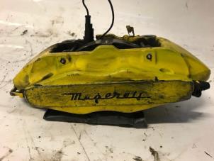 Gebruikte Remklauw (Tang) links-voor Maserati Ghibli III 3.0 Diesel Prijs op aanvraag aangeboden door Autohandel-Smet Gebroeders NV