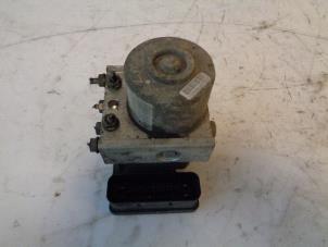 Gebruikte ABS Pomp Volkswagen Caddy III (2KA,2KH,2CA,2CH) 2.0 SDI Prijs op aanvraag aangeboden door Autohandel-Smet Gebroeders NV