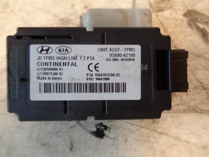 Gebruikte Computer Diversen Kia Cee'd (JDB5) 1.0i T-GDi 12V 120 Prijs op aanvraag aangeboden door Autohandel-Smet Gebroeders NV