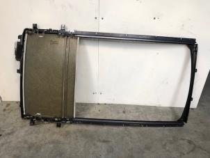 Gebruikte Schuifdak Motor Nissan Qashqai (J10) 1.5 dCi Prijs op aanvraag aangeboden door Autohandel-Smet Gebroeders NV