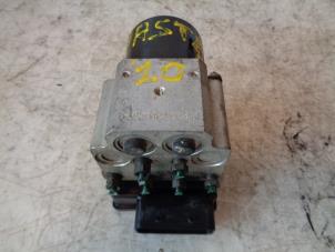 Gebruikte ABS Pomp Renault Master II (FD/HD) 2.5 dCi 120 FAP Prijs op aanvraag aangeboden door Autohandel-Smet Gebroeders NV