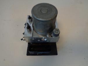 Gebruikte ABS Pomp Peugeot 5008 I (0A/0E) 1.6 HDiF 16V Prijs op aanvraag aangeboden door Autohandel-Smet Gebroeders NV