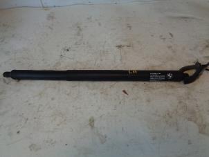 Gebruikte Kofferdekseldemper links-achter BMW X1 (F48) sDrive 16d 1.5 12V TwinPower Prijs op aanvraag aangeboden door Autohandel-Smet Gebroeders NV