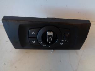 Gebruikte Licht Schakelaar BMW 3 serie (E90) 318i 16V Prijs op aanvraag aangeboden door Autohandel-Smet Gebroeders NV