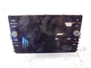 Gebruikte Display Interieur Volkswagen Touran (5T1) 1.6 TDI SCR BlueMotion Technology Prijs op aanvraag aangeboden door Autohandel-Smet Gebroeders NV