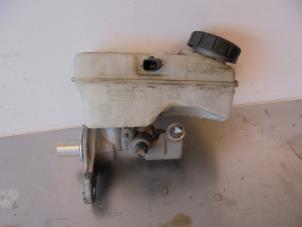 Gebruikte Hoofdremcilinder Dacia Sandero III 1.0 Sce 12V Prijs op aanvraag aangeboden door Autohandel-Smet Gebroeders NV