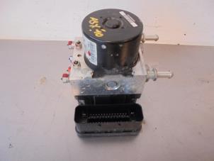 Gebruikte ABS Pomp Mitsubishi ASX 1.8 DI-D MIVEC 16V 4x4 Prijs op aanvraag aangeboden door Autohandel-Smet Gebroeders NV