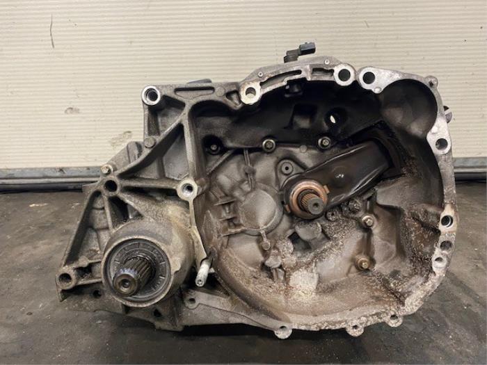 Versnellingsbak van een Dacia Sandero II 1.2 16V 2014