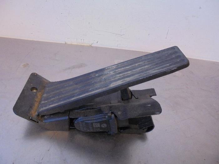 Gebruikte Sensor Gaspedaalpositie BMW 3 serie (F30) 320d 2.0 16V Prijs op aanvraag aangeboden door Autohandel-Smet Gebroeders NV