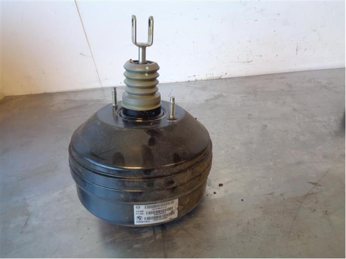 Gebruikte Rembooster BMW 1 serie (F20) 125d 2.0 16V Prijs op aanvraag aangeboden door Autohandel-Smet Gebroeders NV