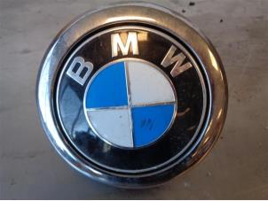 Gebruikte Embleem BMW 1 serie (F20) 125d 2.0 16V Prijs op aanvraag aangeboden door Autohandel-Smet Gebroeders NV