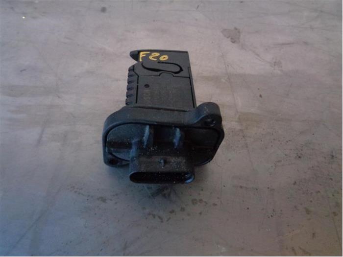 Gebruikte Luchthoeveelheidsmeter BMW 1 serie (F20) 125d 2.0 16V Prijs op aanvraag aangeboden door Autohandel-Smet Gebroeders NV