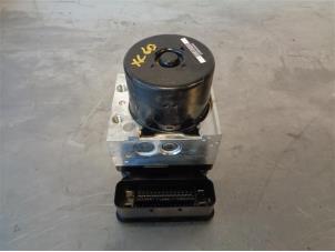 Gebruikte ABS Pomp Volvo XC60 I (DZ) 2.5 T5 20V AWD Prijs op aanvraag aangeboden door Autohandel-Smet Gebroeders NV