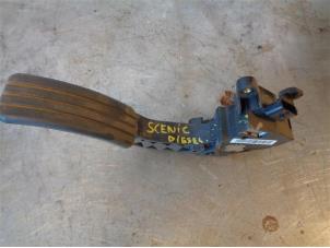 Gebruikte Sensor Gaspedaalpositie Renault Scénic III (JZ) Prijs op aanvraag aangeboden door Autohandel-Smet Gebroeders NV