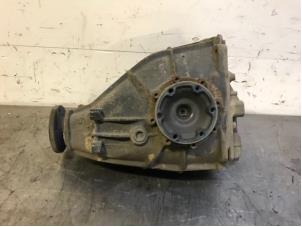 Gebruikte Differentieel achter Ssang Yong Rodius 2.2 SV 220 e-XDi 16V 2WD Prijs op aanvraag aangeboden door Autohandel-Smet Gebroeders NV