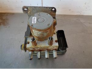 Gebruikte ABS Pomp Ssang Yong Rodius 2.2 SV 220 e-XDi 16V 2WD Prijs op aanvraag aangeboden door Autohandel-Smet Gebroeders NV