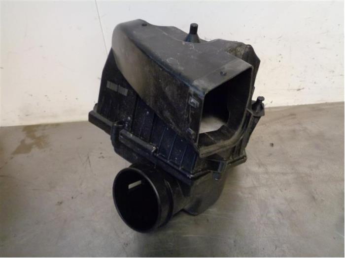 Gebruikte Luchtfilterhuis BMW 5 serie Touring (G31) 520d 2.0 TwinPower Turbo 16V Prijs op aanvraag aangeboden door Autohandel-Smet Gebroeders NV