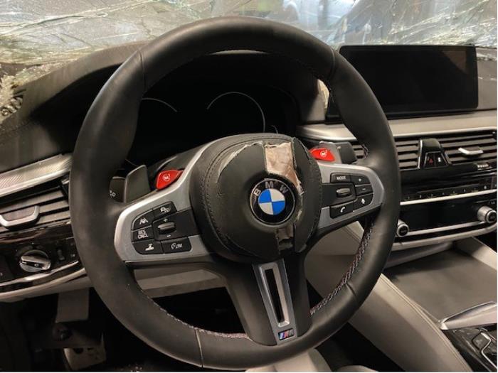 Gebruikte Head-up display BMW 5 serie (G30) M5 xDrive 4.4 V8 32V TwinPower Turbo Prijs op aanvraag aangeboden door Autohandel-Smet Gebroeders NV