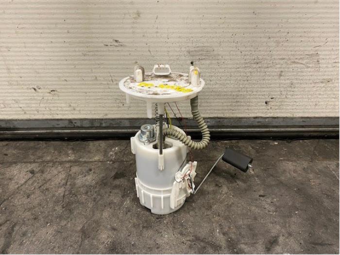 Gebruikte Tank element Pomp Dacia Dokker (0S) 1.2 TCE 16V Prijs op aanvraag aangeboden door Autohandel-Smet Gebroeders NV