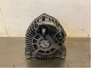 Gebruikte Dynamo Renault Koleos II (RZGH) 2.0 dCi Prijs op aanvraag aangeboden door Autohandel-Smet Gebroeders NV