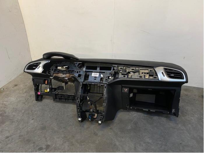 Gebruikte Dashboard Citroen C3 (SC) 1.4 HDi Prijs op aanvraag aangeboden door Autohandel-Smet Gebroeders NV