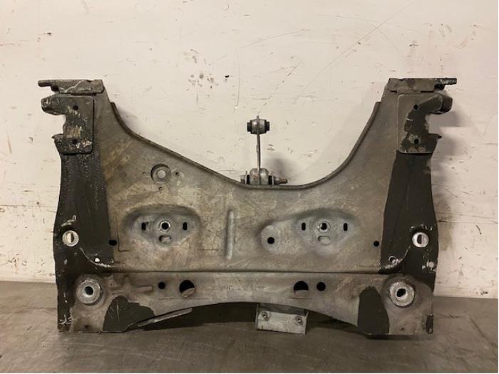 Gebruikte Subframe Renault Captur I (2R) 1.5 Energy dCi 90 FAP Prijs op aanvraag aangeboden door Autohandel-Smet Gebroeders NV