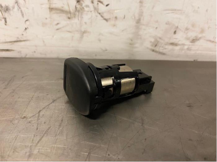 Gebruikte Diversen Renault Captur I (2R) 1.5 Energy dCi 90 FAP Prijs op aanvraag aangeboden door Autohandel-Smet Gebroeders NV