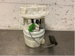 Gebruikte Benzinepomp Dacia Sandero III 1.0 Sce 12V Prijs op aanvraag aangeboden door Autohandel-Smet Gebroeders NV