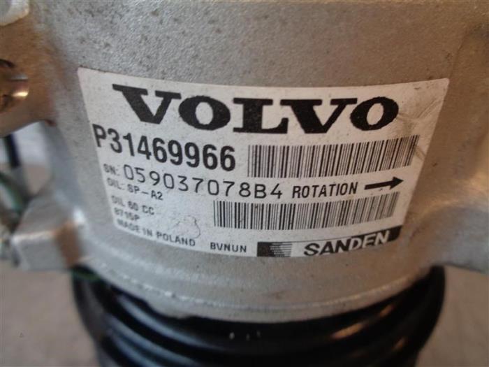 Aircopomp van een Volvo V40 (MV) 2.0 D2 16V 2018