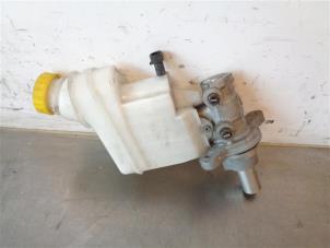 Gebruikte Hoofdremcilinder Jeep Renegade (BU) Prijs op aanvraag aangeboden door Autohandel-Smet Gebroeders NV