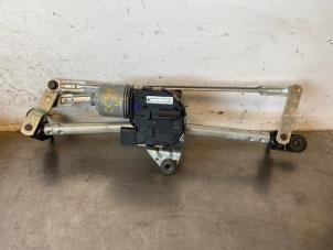 Gebruikte Ruitenwissermotor voor Skoda Octavia Combi (5EAC) 1.0 TSI 12V Prijs op aanvraag aangeboden door Autohandel-Smet Gebroeders NV