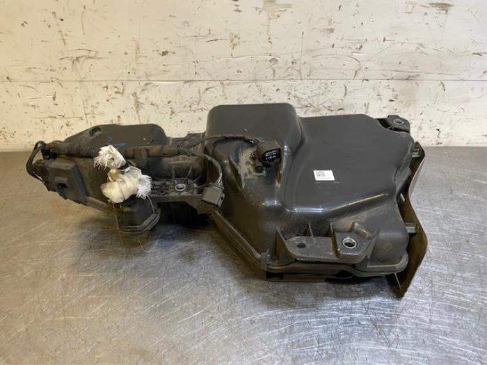 Gebruikte Adblue tank Volkswagen T-Roc I 2.0 TDI 150 4Motion 16V Prijs op aanvraag aangeboden door Autohandel-Smet Gebroeders NV