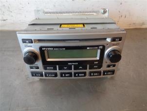 Gebruikte Radio CD Speler Hyundai Santa Fe II (CM) 2.2 CRDi 16V 4x2 Prijs op aanvraag aangeboden door Autohandel-Smet Gebroeders NV