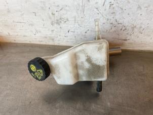 Gebruikte Hoofdremcilinder Peugeot Partner (EA//EF/EN/EU) 1.6 BlueHDi 100 Prijs op aanvraag aangeboden door Autohandel-Smet Gebroeders NV