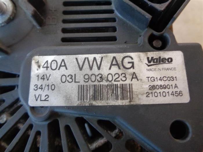 Dynamo van een Volkswagen Golf VI (5K1) 1.6 TDI 16V 2010