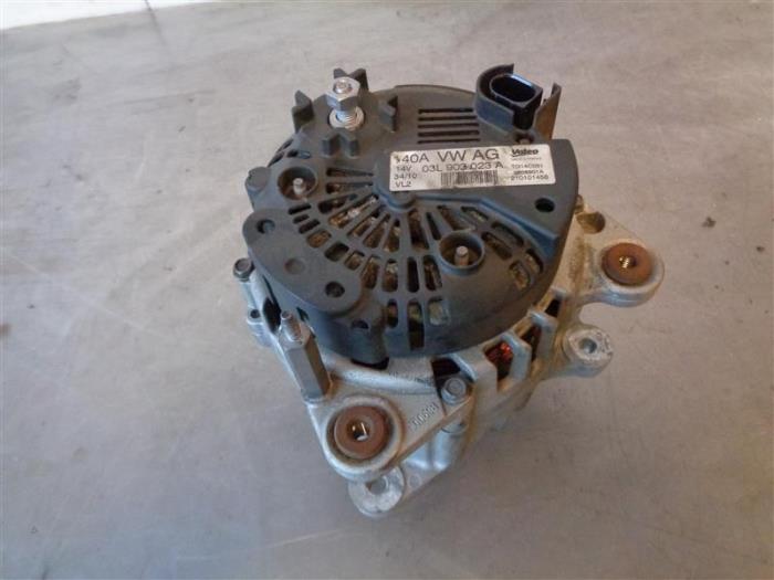 Dynamo van een Volkswagen Golf VI (5K1) 1.6 TDI 16V 2010