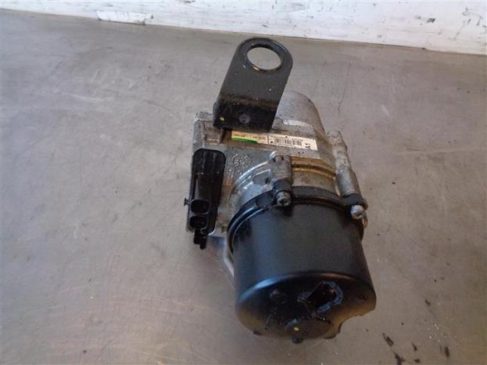 Gebruikte Servopomp Citroen Berlingo 1.6 BlueHDI 100 Prijs op aanvraag aangeboden door Autohandel-Smet Gebroeders NV