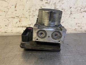 Gebruikte ABS Pomp Landrover Range Rover Evoque (LVJ/LVS) 2.0 D 150 16V 5-drs. Prijs op aanvraag aangeboden door Autohandel-Smet Gebroeders NV