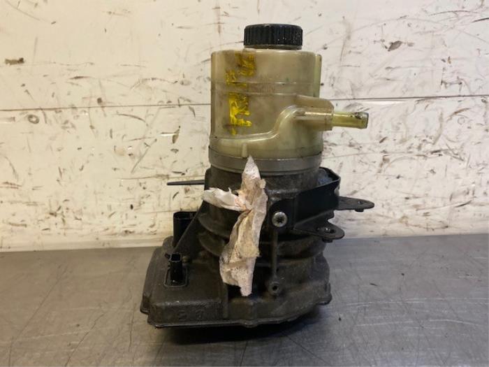 Gebruikte Stuurpomp Renault Trafic Passenger (1JL/2JL/3JL/4JL) 1.6 dCi 140 Twin Turbo Prijs op aanvraag aangeboden door Autohandel-Smet Gebroeders NV