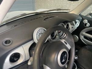 Gebruikte Airbag set + dashboard BMW Mini One/Cooper (R50) 1.6 16V One Prijs op aanvraag aangeboden door Autohandel-Smet Gebroeders NV