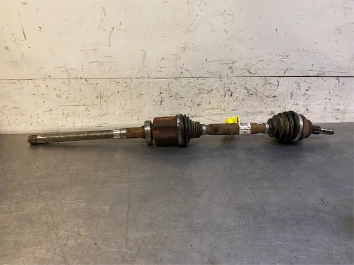 Gebruikte Steekas rechts-voor Ford Kuga II (DM2) 2.0 TDCi 16V 150 4x4 Prijs op aanvraag aangeboden door Autohandel-Smet Gebroeders NV