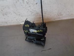 Gebruikte Deurvanger 4Deurs rechts-achter Renault Megane Scenic Prijs op aanvraag aangeboden door Autohandel-Smet Gebroeders NV