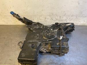 Gebruikte Ureumreservoir Volkswagen Crafter (SY) 2.0 TDI FWD Prijs op aanvraag aangeboden door Autohandel-Smet Gebroeders NV