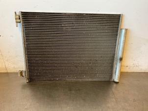 Gebruikte Airco Condensor Renault Clio IV (5R) 0.9 Energy TCE 90 12V Prijs op aanvraag aangeboden door Autohandel-Smet Gebroeders NV